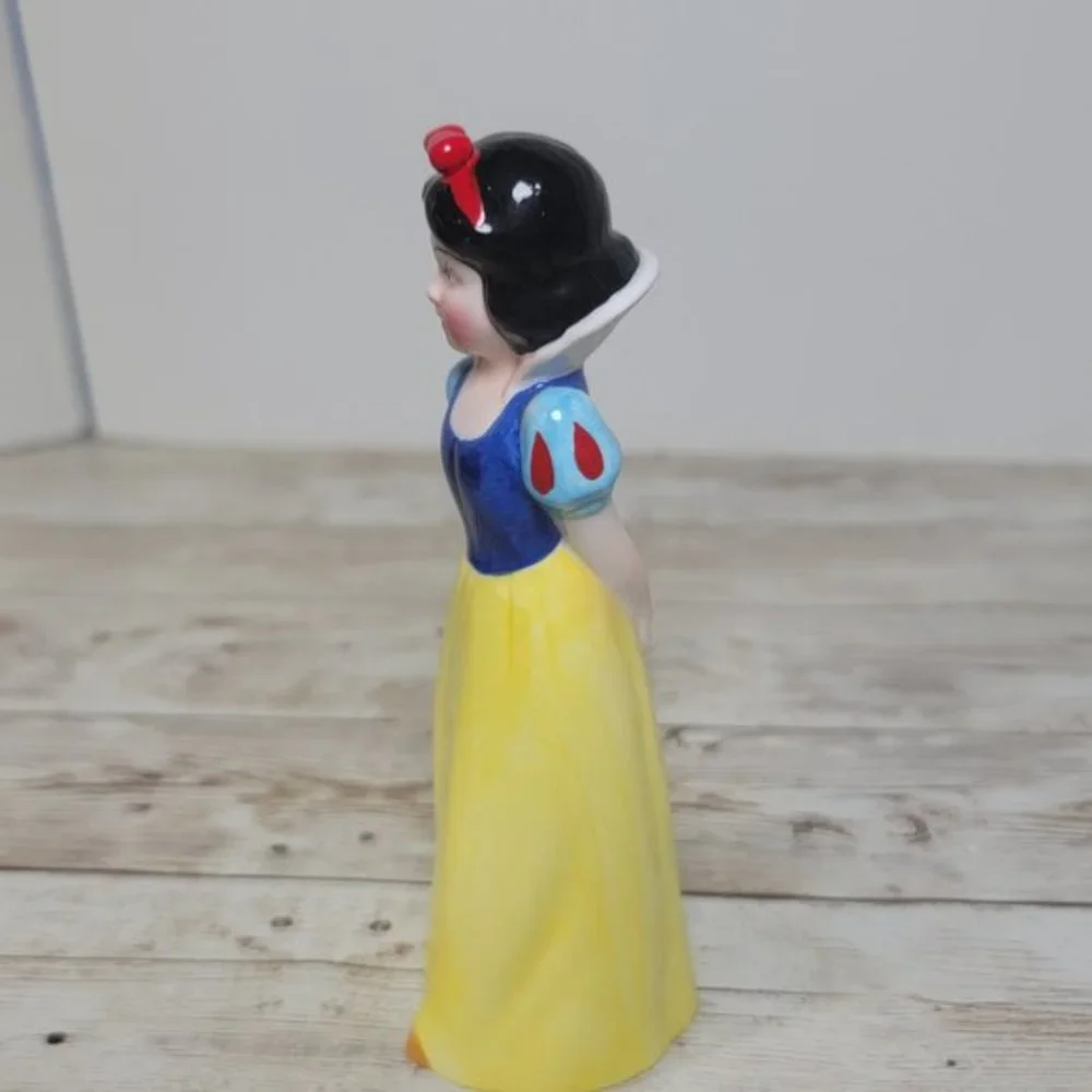 Walt Disney Figure Snow‎ White & 65th Anniversary Bashful 2002 Enesco